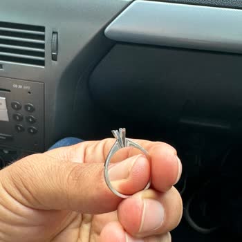Atasay Kuyumculuk Tektaş Yüzükte Taş Düşmesi