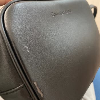 Calvin Klein Jeans Çantanın Dersinin Soyulması