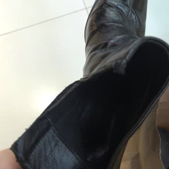 Derimod Yüksek Fiyatlı Ve Bir Senesini Bile Doldurmayan Kalitesiz Ürün