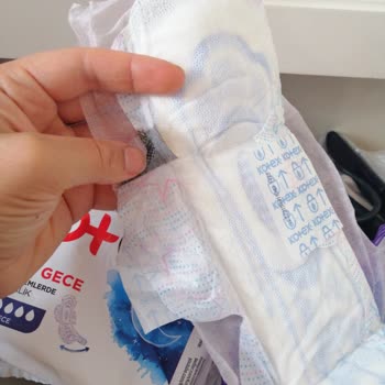 Kotex İn İçinden Etiket Çıkması