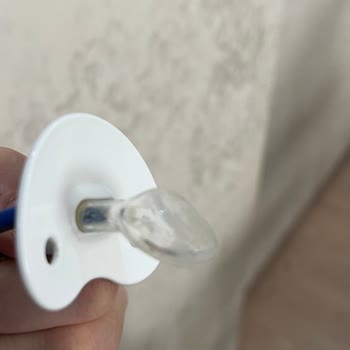 Wee Baby Kısa Sürede Emzik İçinin Kirlenmesi