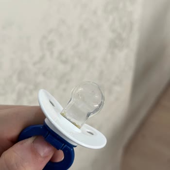 Wee Baby Kısa Sürede Emzik İçinin Kirlenmesi