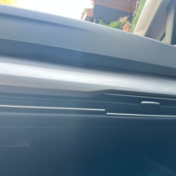 Volkswagen Golf 8 Havalandırma Izgarası