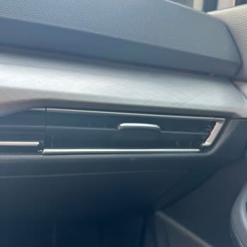 Volkswagen Golf 8 Havalandırma Izgarası