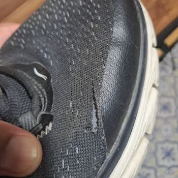 Skechers 5 Aylık Yırtık Ayakkabı