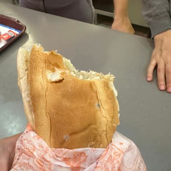 Popeyesta Yediğim Sandviç Küflü Çıktı