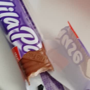 Milka Lila Pause Çikolatadan Toka Çıktı