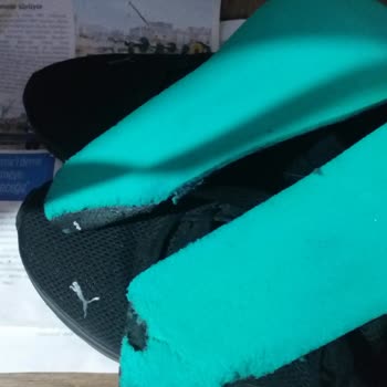 Puma Spor Ayakkabı İçindeki Tabanlığın Erimesi