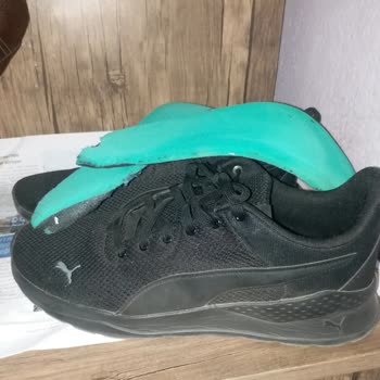 Puma Spor Ayakkabı İçindeki Tabanlığın Erimesi