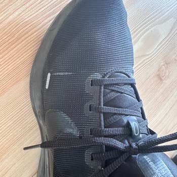 Ürettiği Ürünün Arkasında Durmayan Nike