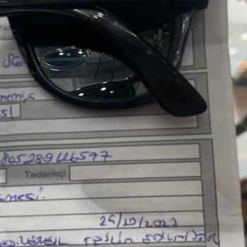 Sunglass Hut Darbe Almış Gözlük