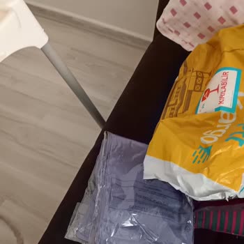 PTT Kargo Kargomun Poşetinden Çıkarılıp Bir Başkasına Verilmesi
