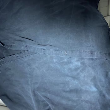 Mavi Gömleğin Rengi İnanılmaz Soldu