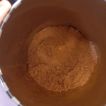 Ülker Cafe Crown Türk Kahvesi'nin İçerisindeki Partiküller