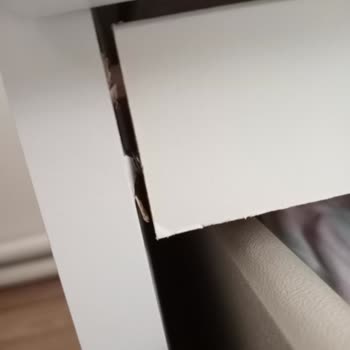 IKEA Şifonyer Çekmecesi Düşüyor