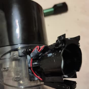 Grundig 5131 Şarjlı Süpürge Kırıldı