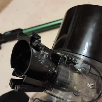 Grundig 5131 Şarjlı Süpürge Kırıldı