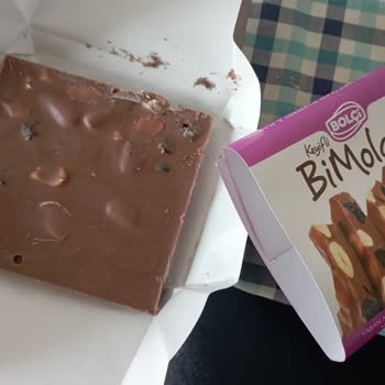 Bolçi Çikolata Bozulmuş Üzerinde Örümcek Ağları Var!