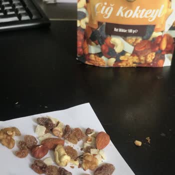 Çerezya Kuruyemiş Böcek Ve Kurt Çıktı