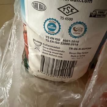 Nora Un Böceklenmesi