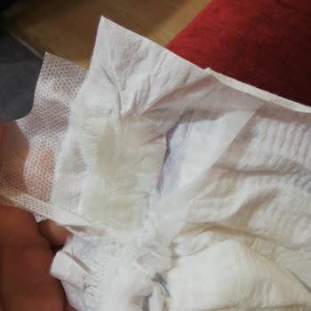 Molfix Bebek Bezi Sert Cisim