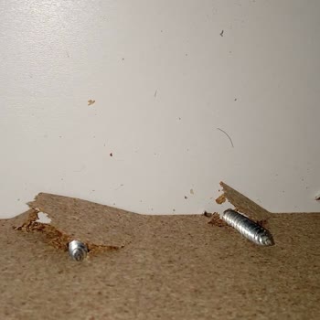 Evimo Eşya Borsası Kötü İşçilik Kötü Malzeme Kullanımı