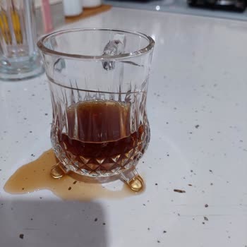 Madame Coco Bardakları Çatlıyor Ve Kırılıyor Alma Yın