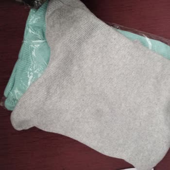 Sweatbutikk_ (Instagram) 4 Tane Sweat İstedim Gönderdikleri İki Tane Badi Giyilmez Durumda