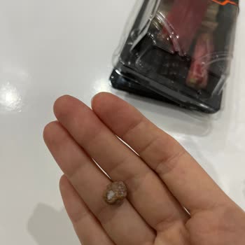 Çitlekçi Lokumun İçinden Taş Çıktı