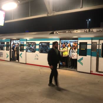 TCDD Banyo Trenine Az Vagon Takılması Mesai Saatinde