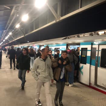 TCDD Banyo Trenine Az Vagon Takılması Mesai Saatinde