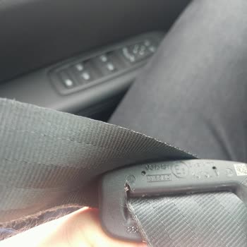 Renault Megane Emniyet Kemerinin Deforme Olması