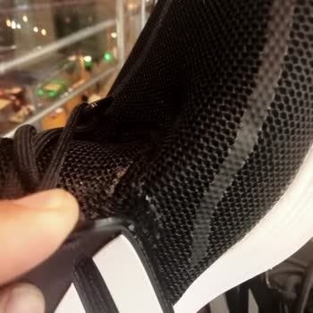 adidas 2 Aylık Kullanımda Ayakkabı Yırtıldı.