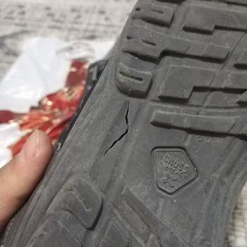 Decathlon NH100 Ayakkabı Taban Çatlaması