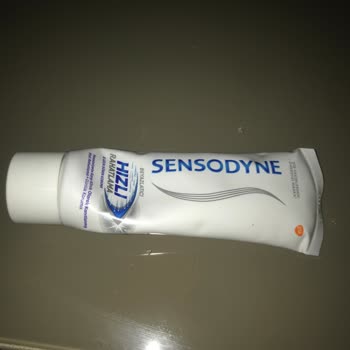 Sensodyne Diş Macunu Yara Yapıyor