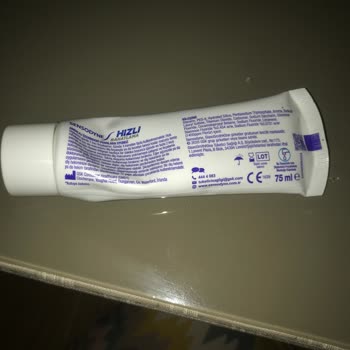 Sensodyne Diş Macunu Yara Yapıyor