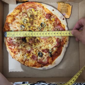 PizzaLazza Küçük Boy Pizza Göndermesi