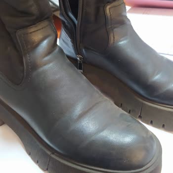 Stradivarius Bot Parçalandı Alışveriş Yapacaklar 2 Defa Düşünsün.