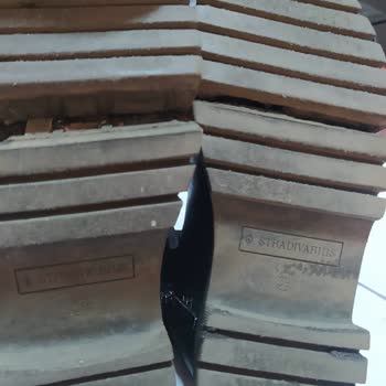 Stradivarius Bot Parçalandı Alışveriş Yapacaklar 2 Defa Düşünsün.