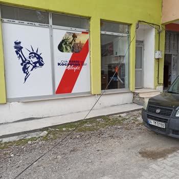 Türk Telekom Kablosu Yerlerde Sürünüyor