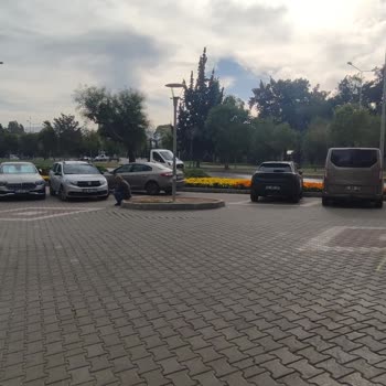 Özel Su Hospital (İzmir) Şu Hastanesi Otopark Ve Personel Sıkıntısı