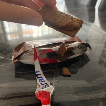 Ülker İkram Bisküvide Çıkan Değişik Şey