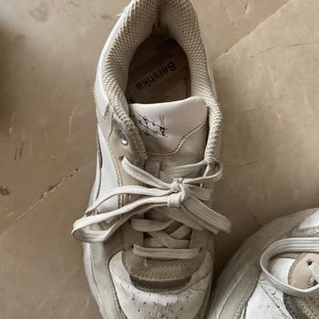 Bershka Ayakkabı Soyulma Şikayeti