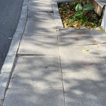 İBB - İstanbul Büyükşehir Belediyesi Çökmüş Kaldırım Sorunu!