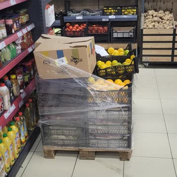 A101 Mağazanın Dağınıklığı Ve Hizmet Verememesi