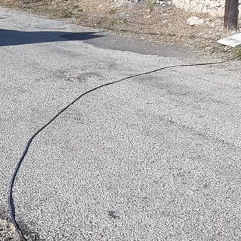 Türk Telekom Altyapı Kablomu Yerde Sürünmeye Bıraktı.