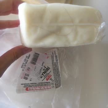 Yaman Peynircilik İçinden Saç Çıkan Peynir