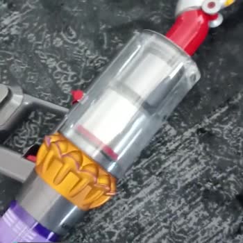 Dyson V15 Elektrikli Süpürge Arkasında Durmuyorlar!