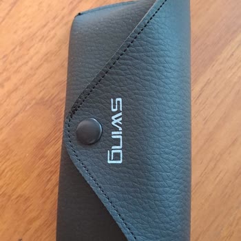 Gürel Optik Farklı Kılıf Ve Silme Bezi Gönderildi