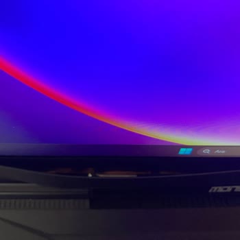 Monster Notebook Abra A7 V14.3.4 Menteşe Ve Çerçeve Arızası